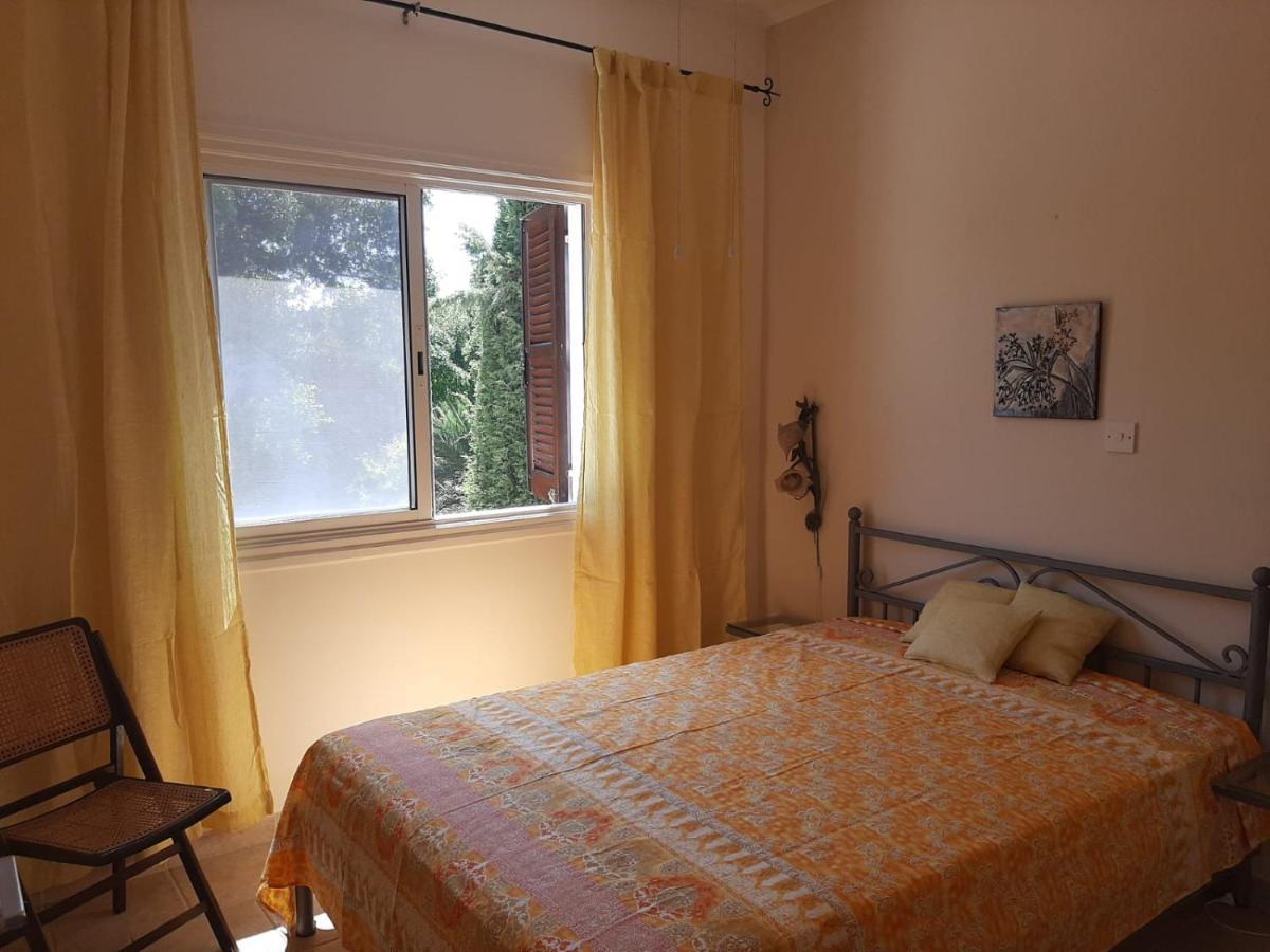 Limnaria Deluxe Maisonette Paphos Bagian luar foto