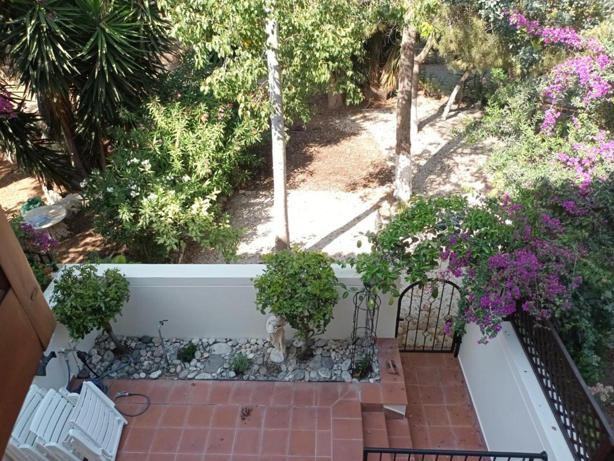 Limnaria Deluxe Maisonette Paphos Bagian luar foto